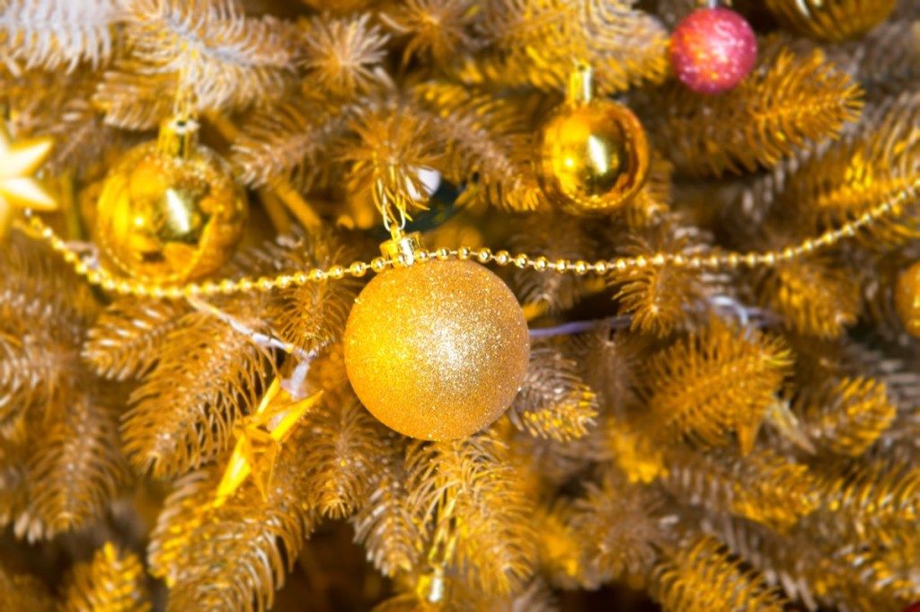 zlato božično drevo