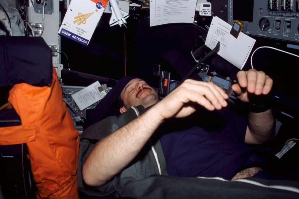 astronauta ronca