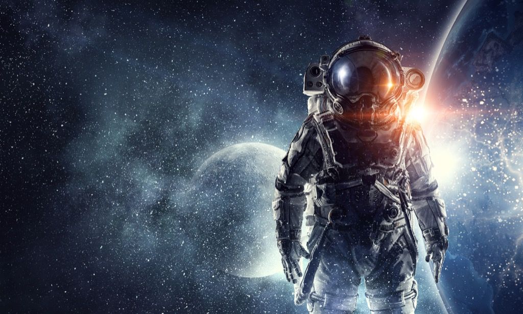 космонавт в космосе 27 безумных вещей, которые нужно сделать астронавтам