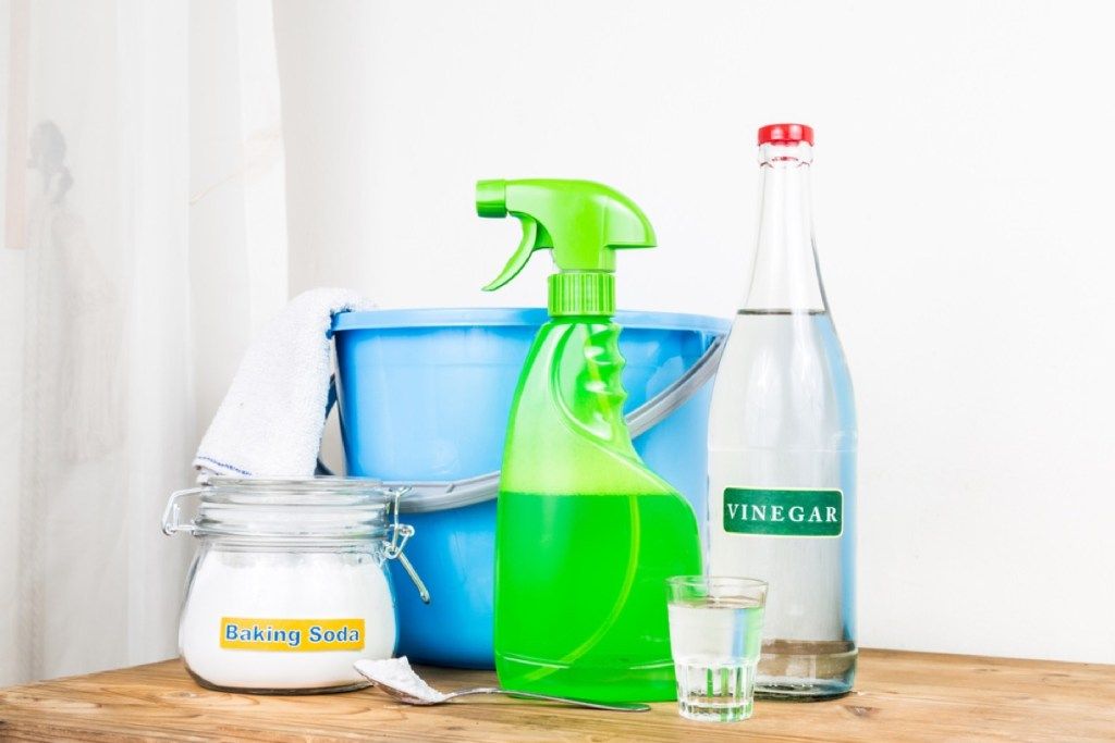kotitekoiset siivoustarvikkeet, kuinka usein puhdistusaineet on vaihdettava