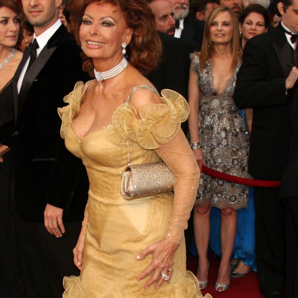 Sophia Loren vörös szőnyeg divat kudarcot vall