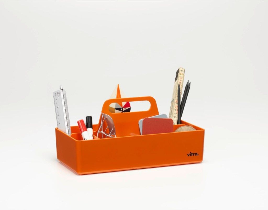 pomarańczowy organizer na biurko