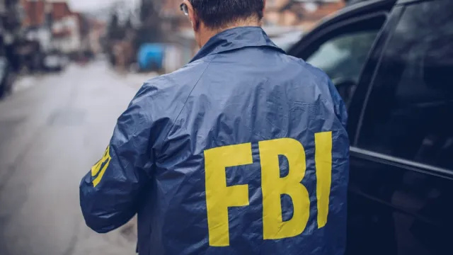 FBI gir ut 3 tips for å beskytte deg selv når voldelige ekstremistiske trusler øker