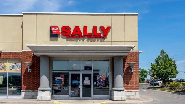 Sally Beauty sulkee 350 myymälää ensi kuusta alkaen