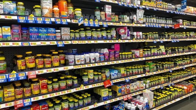 Walmart bị buộc tội bán thực phẩm bổ sung sức khỏe tim mạch 'sai và gây hiểu lầm'