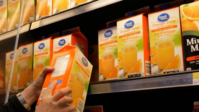 Nekdanji vladni uradnik Walmart obtožil 'zvišanja cen' izdelkov velike vrednosti