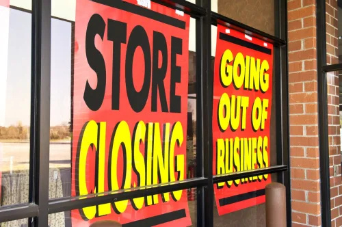   toko tutup dan keluar dari tanda-tanda bisnis