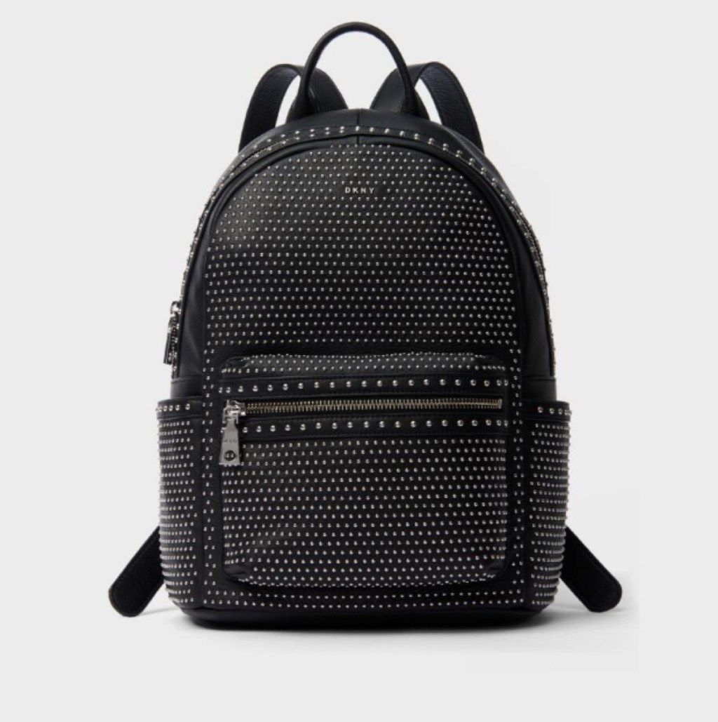 mochila negra con tachuelas plateadas, las mejores mochilas universitarias