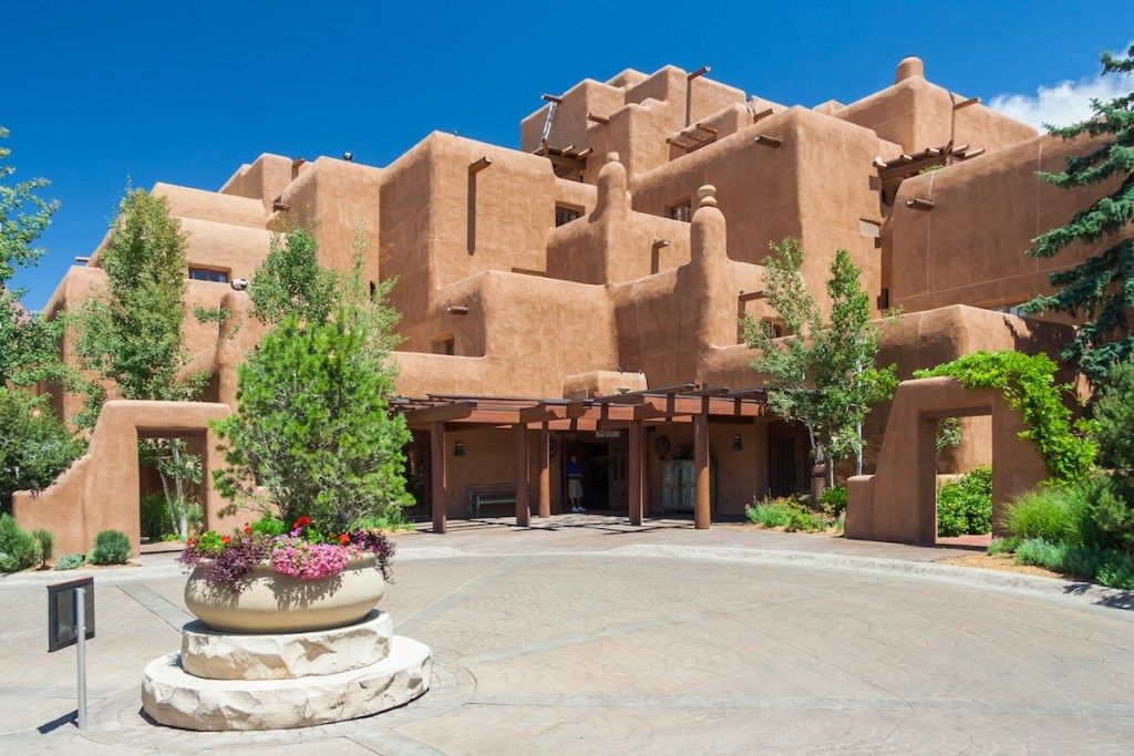 Pueblo revival home new mexico najbolj priljubljeni hišni slogi