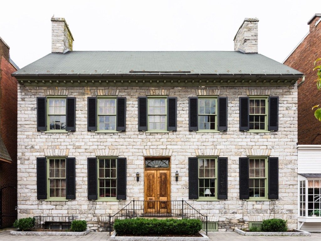 Vēsturiskā māja Virdžīnijas populārākajos māju stilos