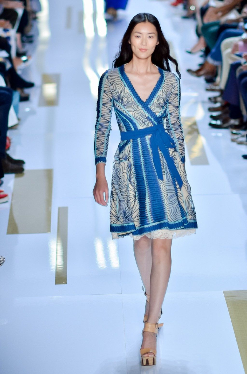 Wrap-mekko Diane Von Furstenbergin vaatteet, jotka muuttivat kulttuuria