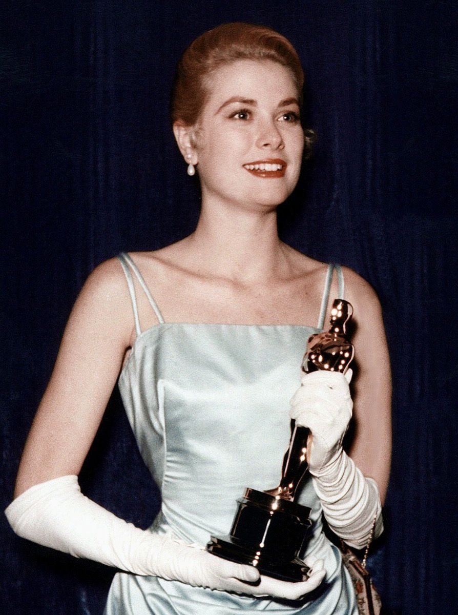 Grace-Kelly-1954-Oscar