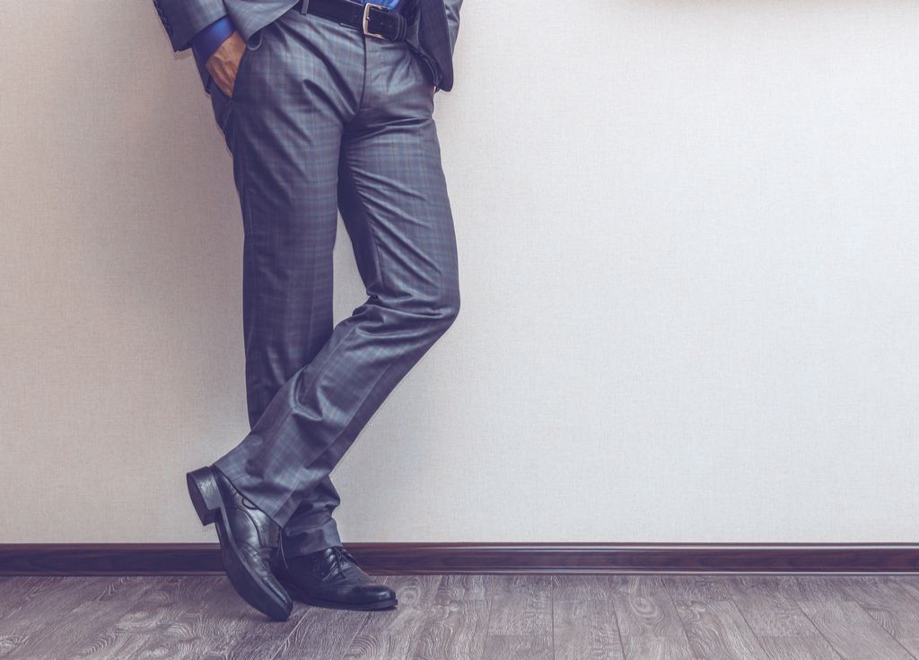 Складки на брюках: удивительные особенности вашей одежды