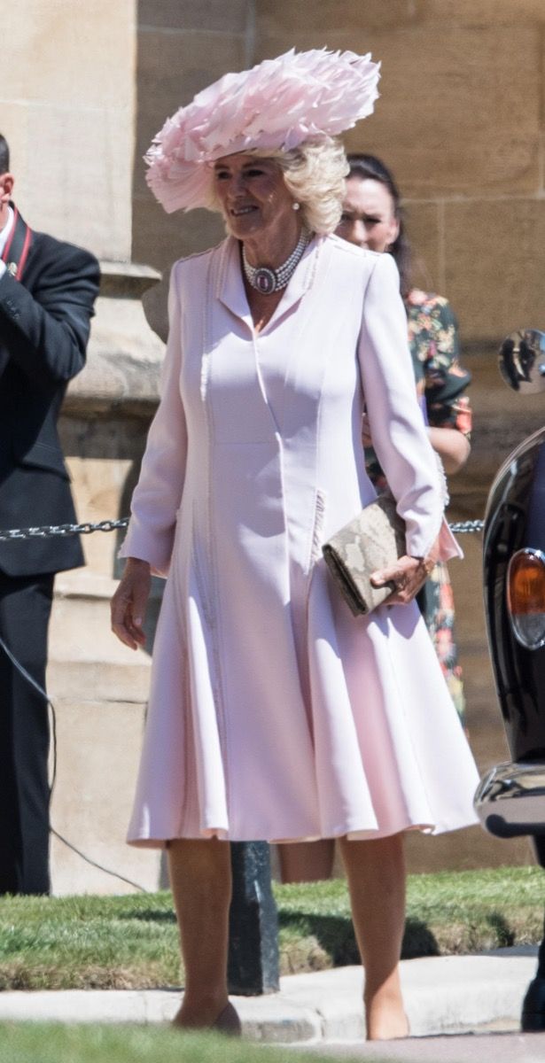 P452YC Ο γάμος του Πρίγκιπα Χάρι και του Μέγκαν Μάρκλ στο Κάστρο του Γουίντσορ Με: Camilla Duchess of Cornwall Πού: Γουίντσορ, Ηνωμένο Βασίλειο Πότε: 19 Μαΐου 2018 Πίστωση: John Rainford / WENN