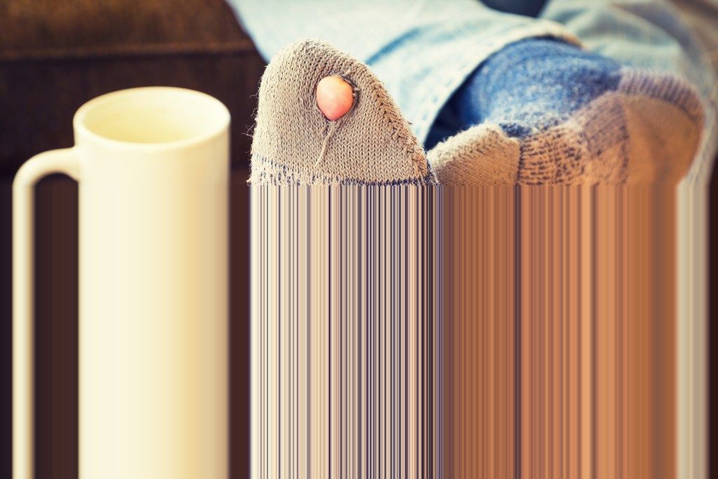 ponožky s dierami manžel chyby