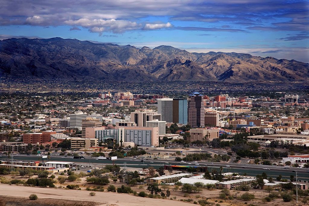 Tucson, humalimmat kaupungit, kääntävät taloa, vuokraa, omaisuutta, unettomia kaupunkeja, kurjia kaupunkeja