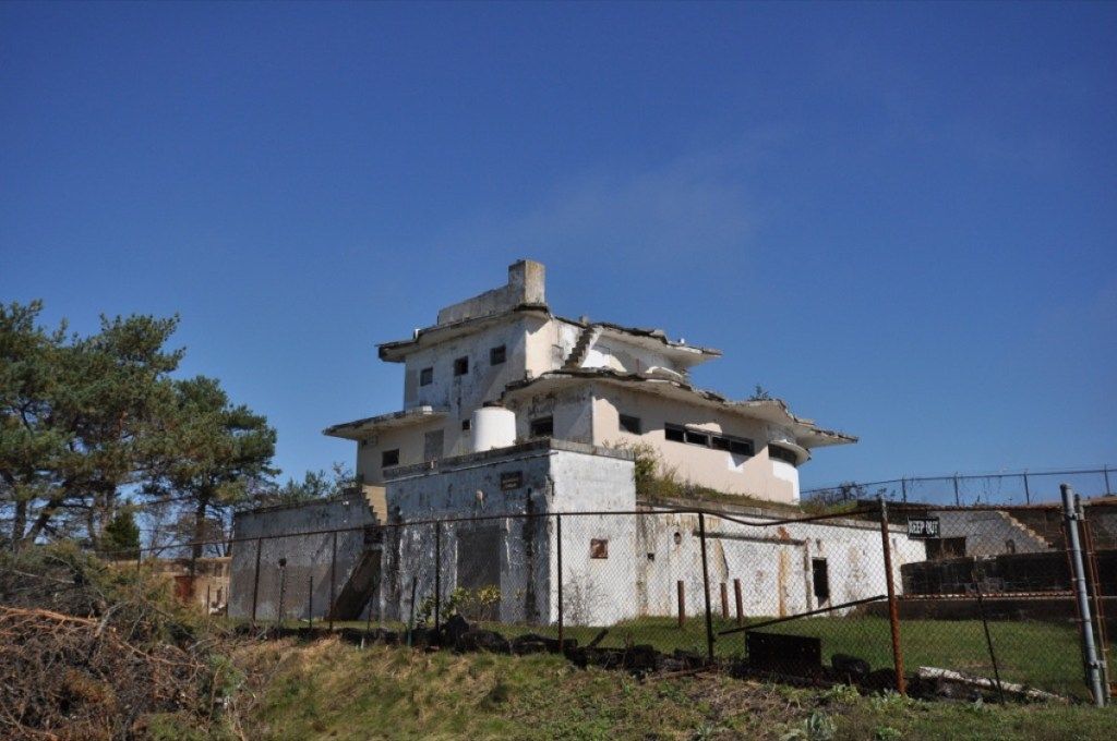 Najbardziej przerażające opuszczone budynki w Fort Stark w New Hampshire