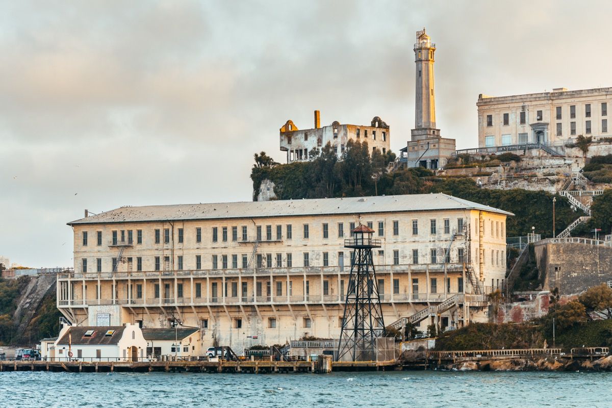 nhà tù alcatraz ở khu vực vịnh san francisco
