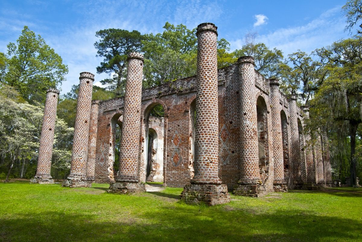 reruntuhan gereja sheldon yang dibangun pada tahun 1745 di Carolina Selatan