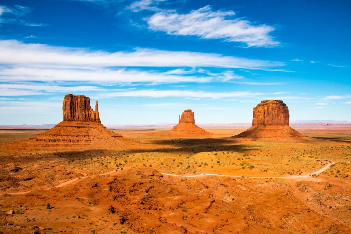 עמק האנדרטה בין גבול אריזונה ויוטה
