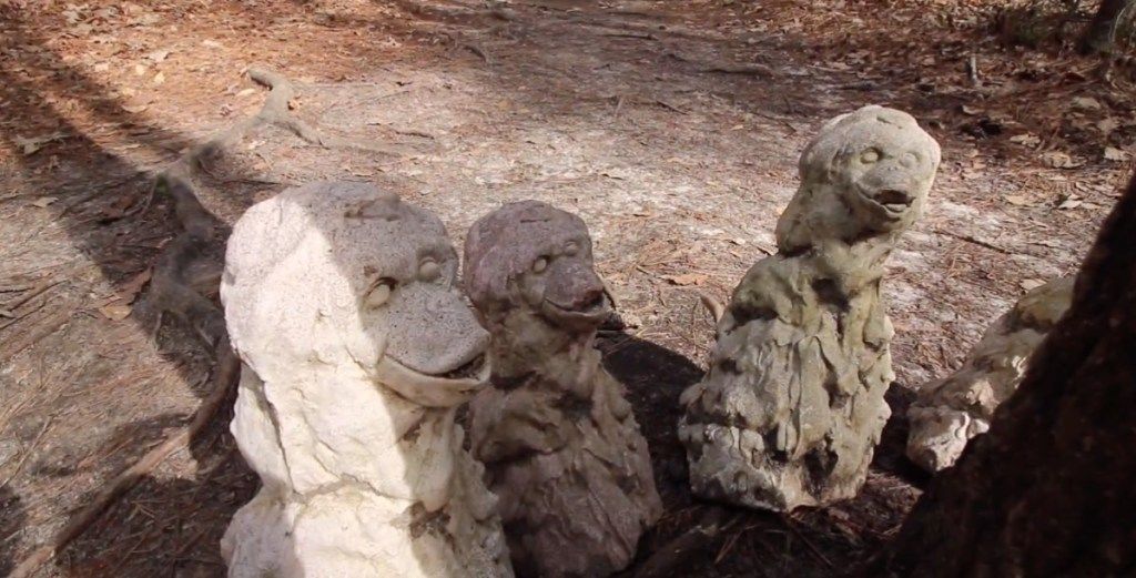 beždžionių žudynių statula