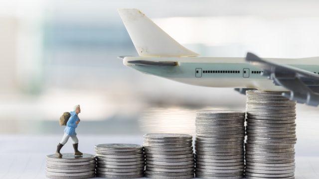 8 trucos para ahorrar dinero que las principales aerolíneas no quieren que sepas
