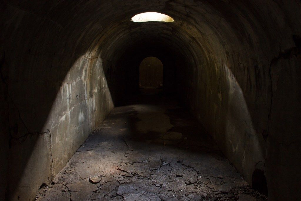 túnel subterráneo de miedo