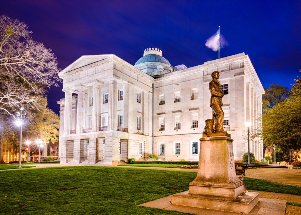 mga gusali ng kapitolyo ng estado ng Hilagang Carolina