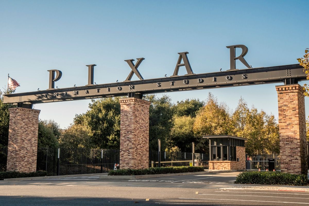 Pixar Studios bên ngoài không gian bí mật trong thắng cảnh