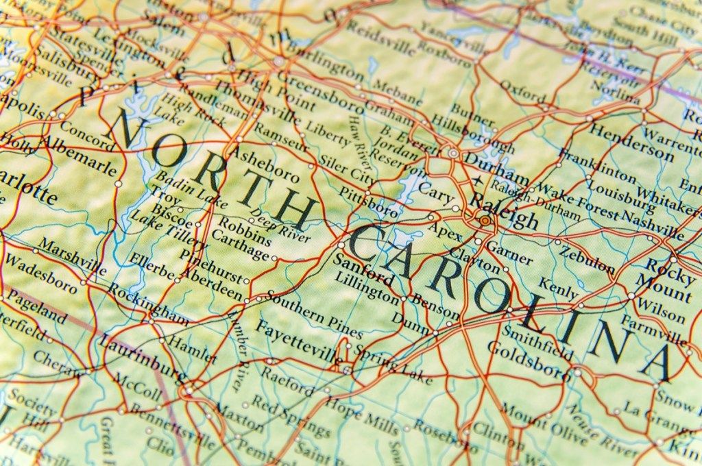 North Carolina geografisk kort angiver naturlige vidundere