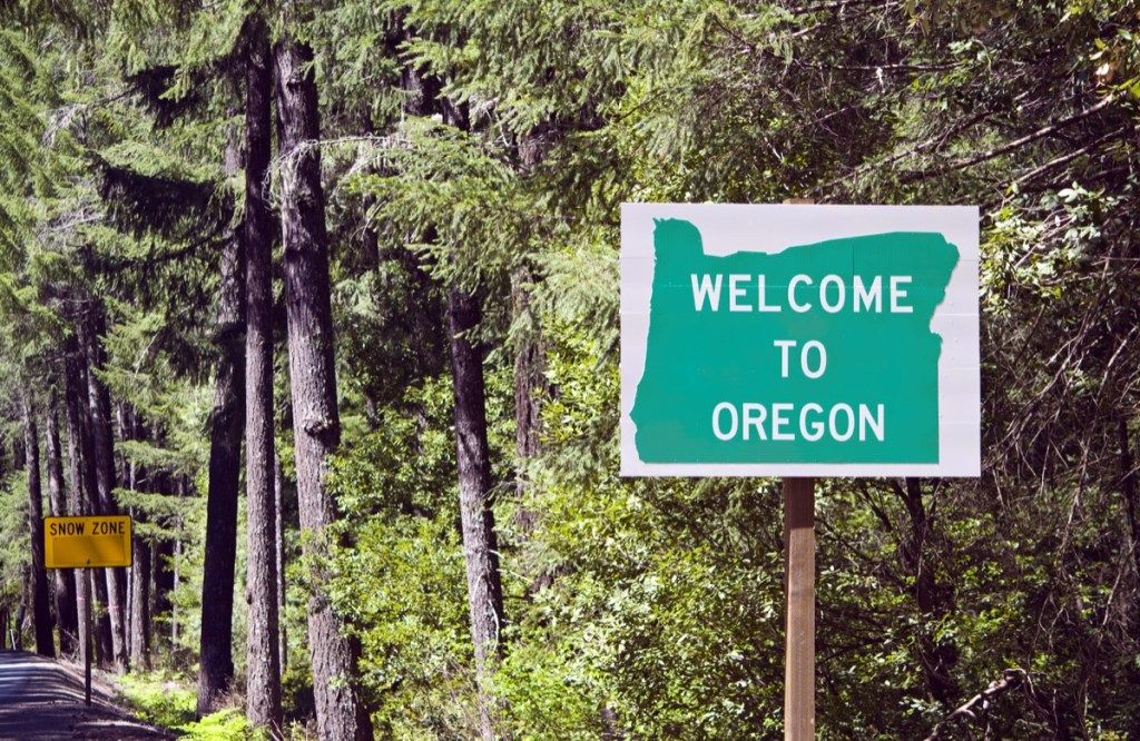オレゴン州のウェルカムサイン、象徴的な州の写真