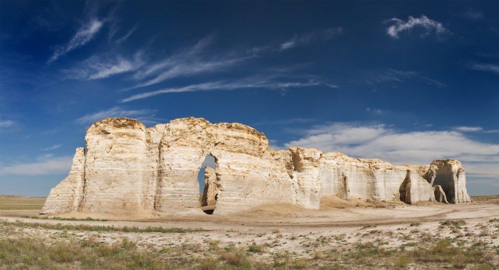 カンザス州の記念碑の岩、象徴的な州の写真