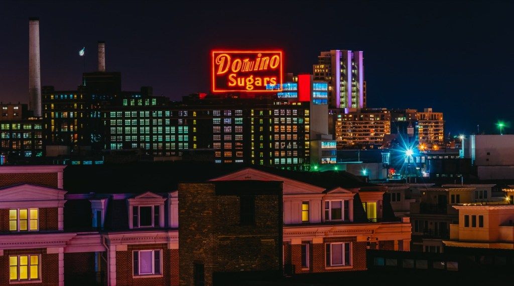 domino-sokerit neonkyltti, maryland, ikoniset valtion valokuvat