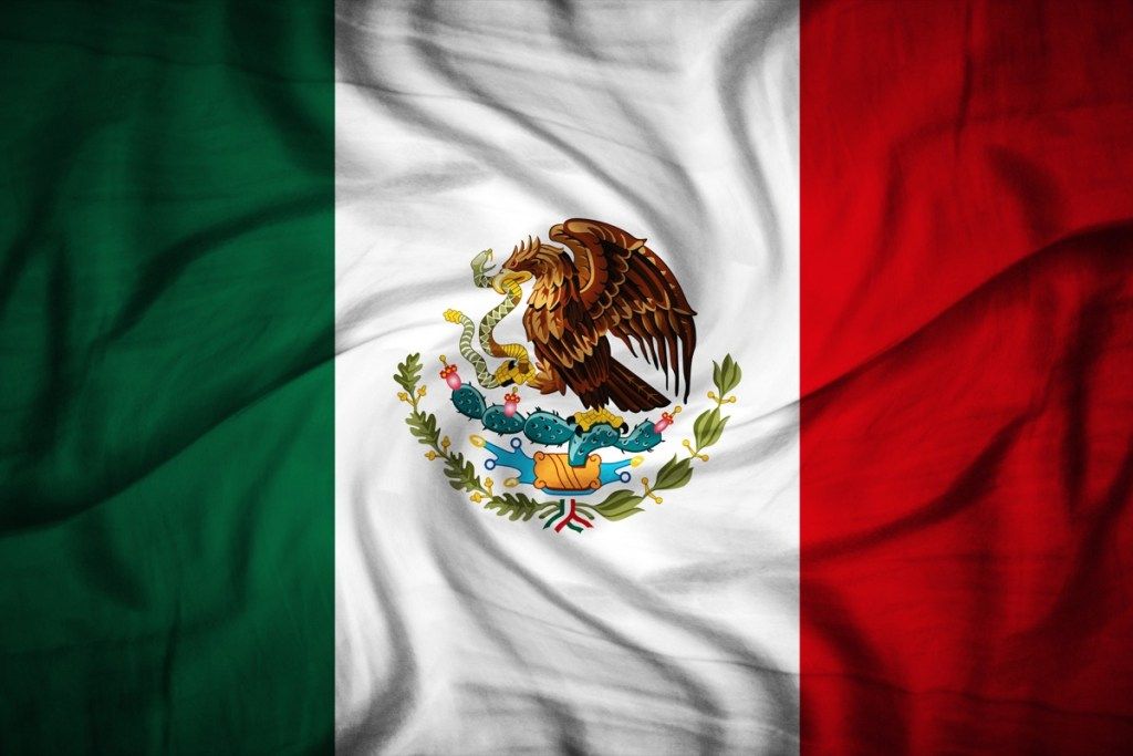 Colocación plana de la bandera de México