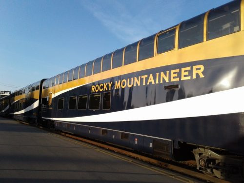   รถไฟ Rocky Mountaineer