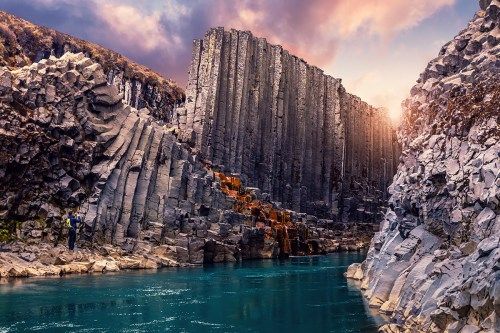 خوبصورت راک فارمیشنوں نے وادی آئس لینڈ کو تبدیل کردیا