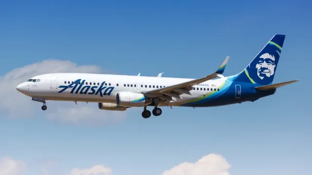 Come una fusione tra Alaska Air e Hawaiian Airlines potrebbe distruggere i voli economici