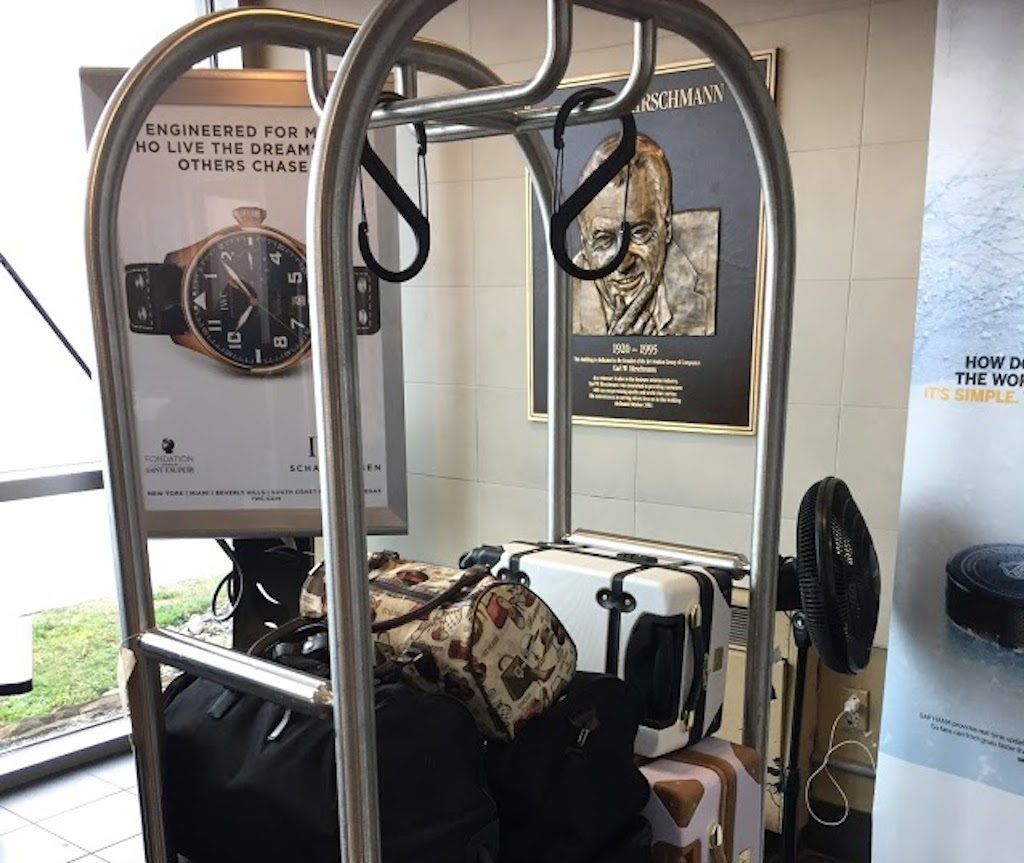 luggage cart sa teterboro airport