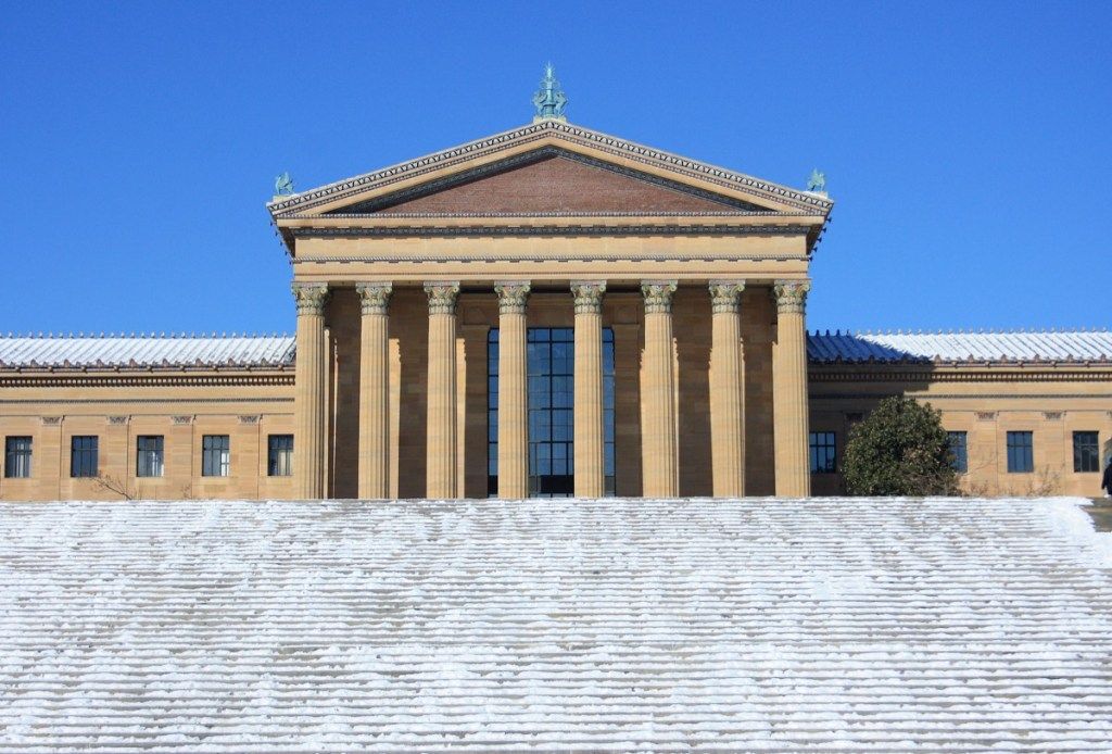 Muzej v Filadelfiji zasnežen