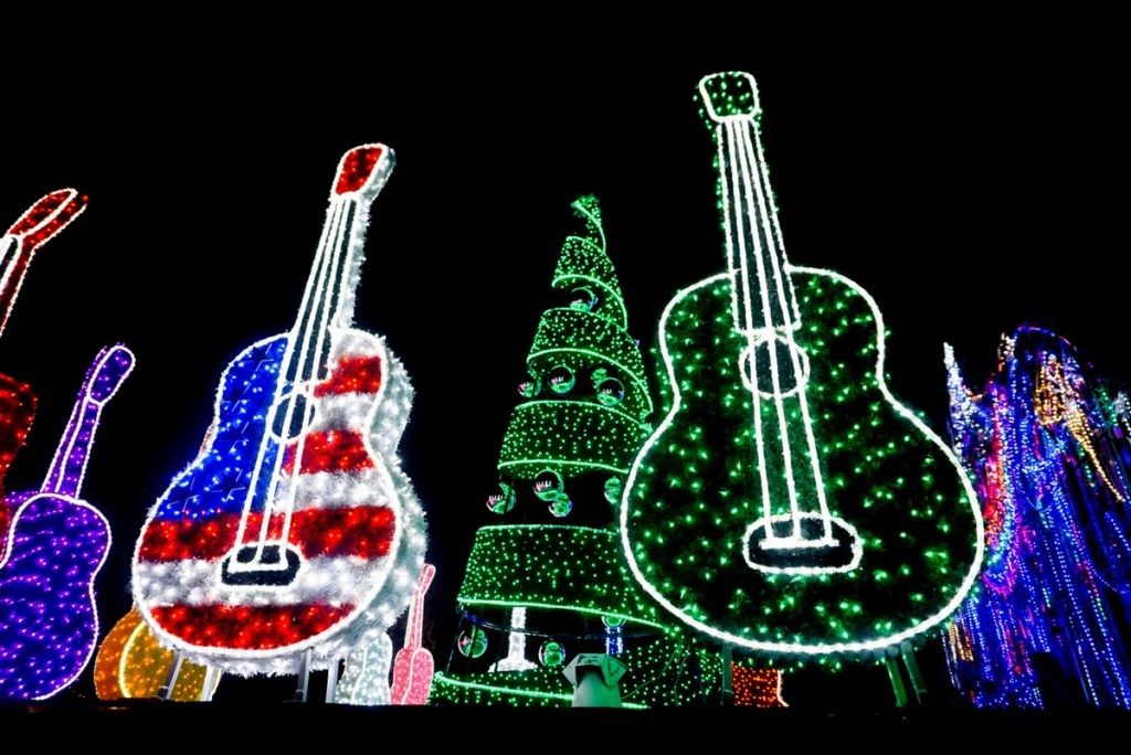 Guitarras iluminadas en Austin, Texas para Navidad