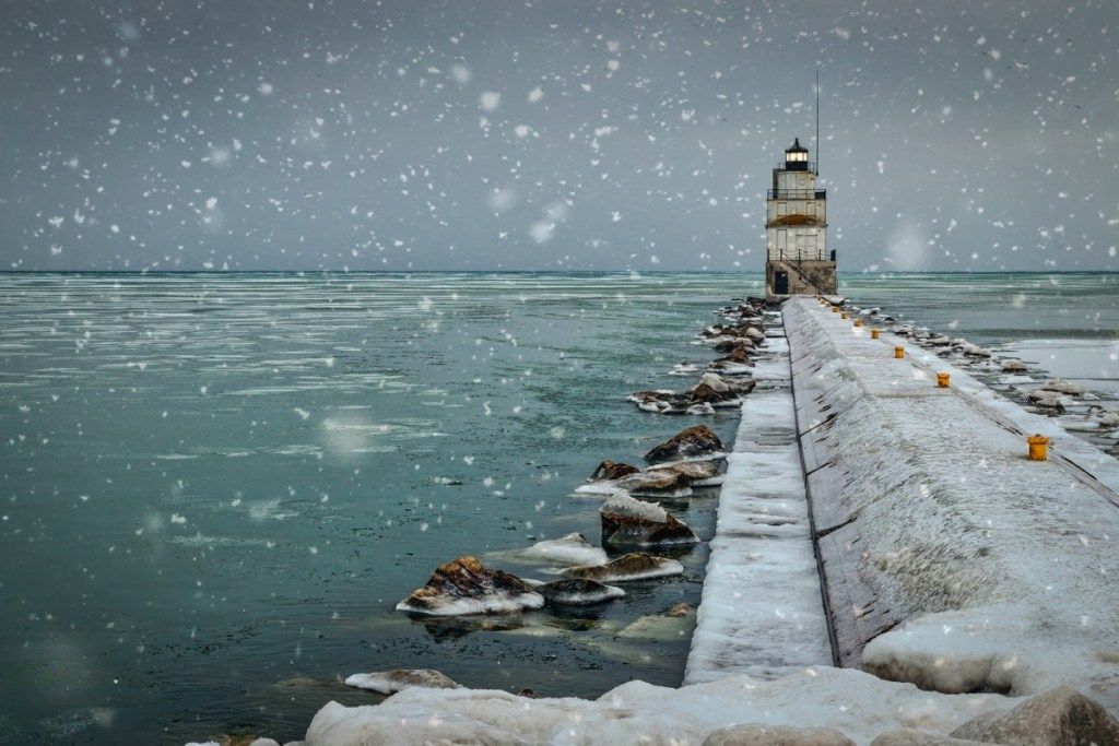 Lago Michigan en invierno en Wisconsin