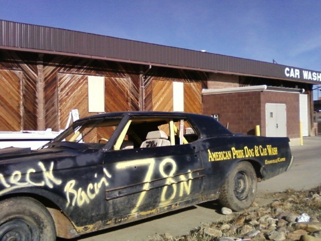 Demolition car pie American Pride Dog and Car Wash Evansville, Vaiominga.