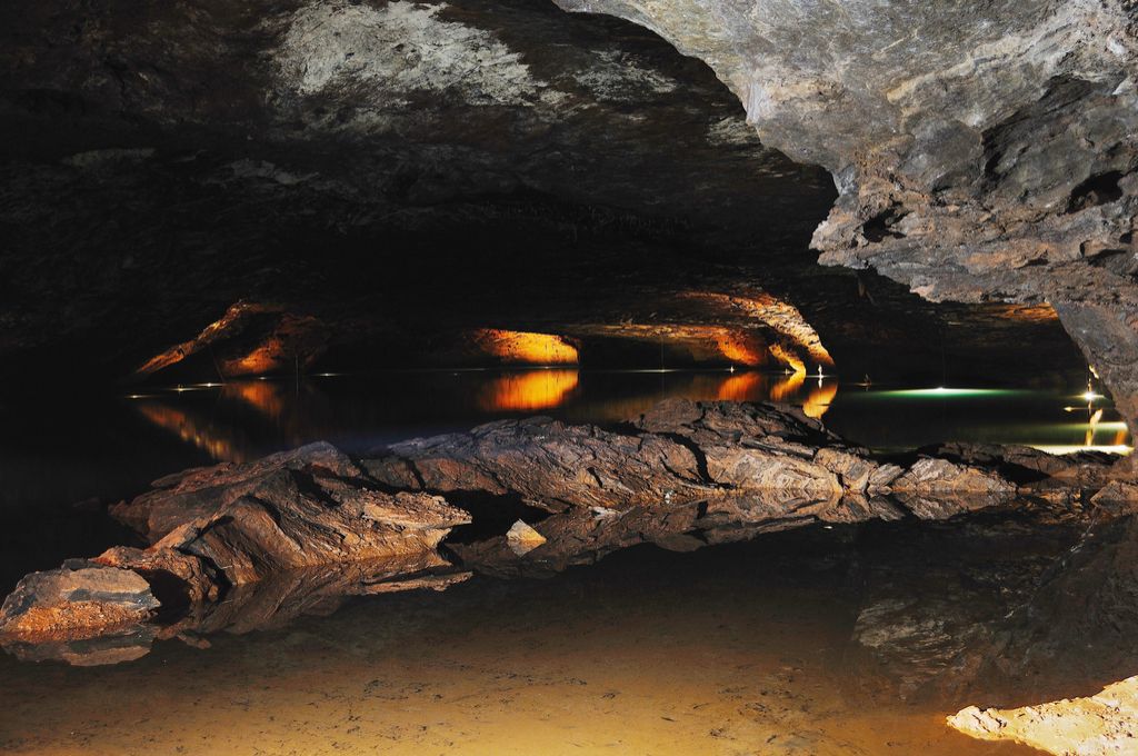 Lost Sea Caverns cuevas mágicas de Tennessee en los estados unidos