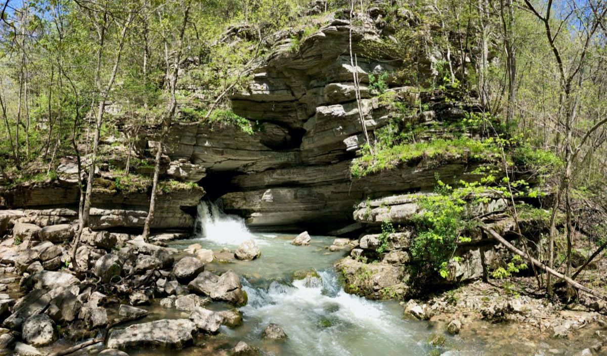 entrada de las cavernas de blanchard springs