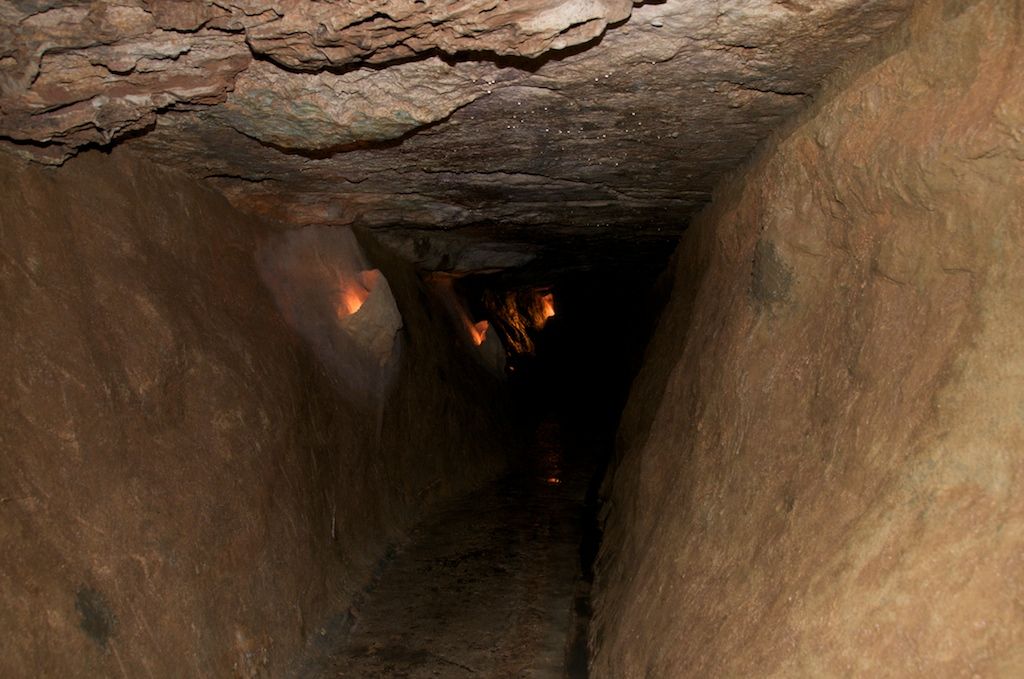 Pasillo interior de la cueva de Marvel en Missouri