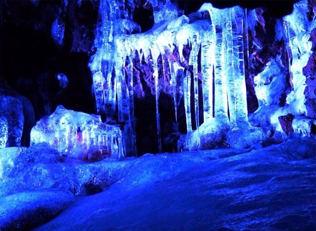 아오키가하라 일본 자살 숲 얼음 동굴