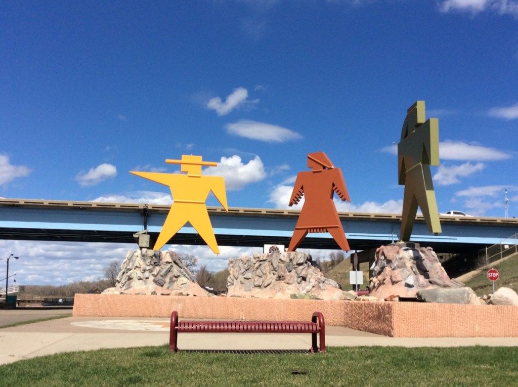 figure di grandi statue di lewis e clark, dakota del nord, monumenti di stato strani