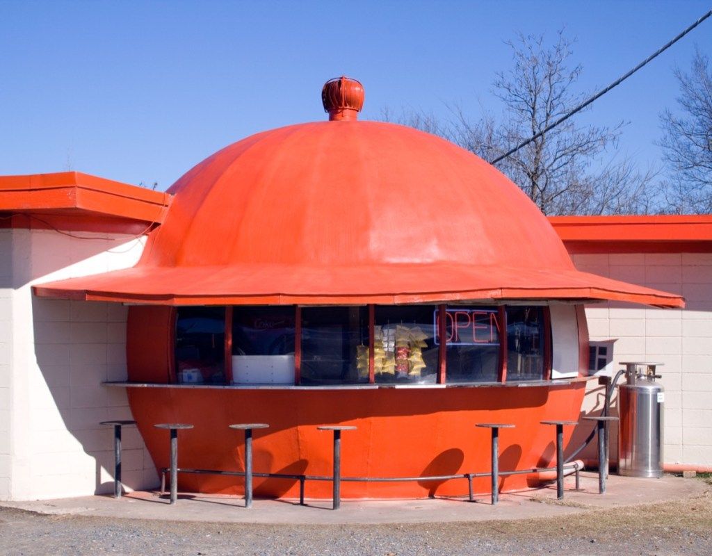 мамутско оранжево кафене, червено поле Арканзас, странни държавни забележителности