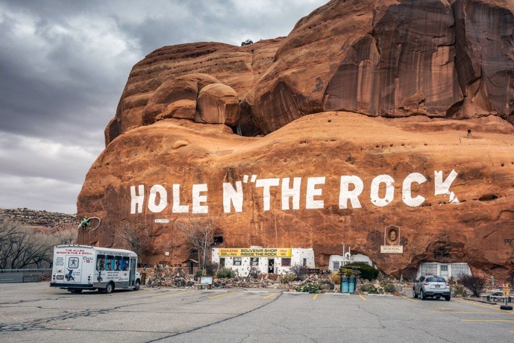 buraco na rocha perto de Moab Utah, pontos de referência estranhos