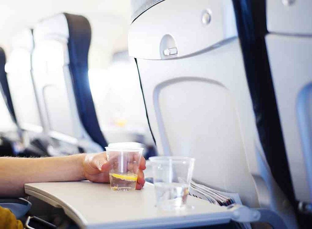 Пиене в самолет неща, които ужасяват стюардесите